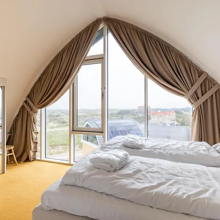 Luxury In A Right On The Boulevard And The Beach