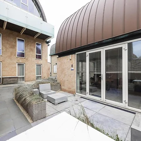 Luxury In A Right On The Boulevard And The Beach Holiday home