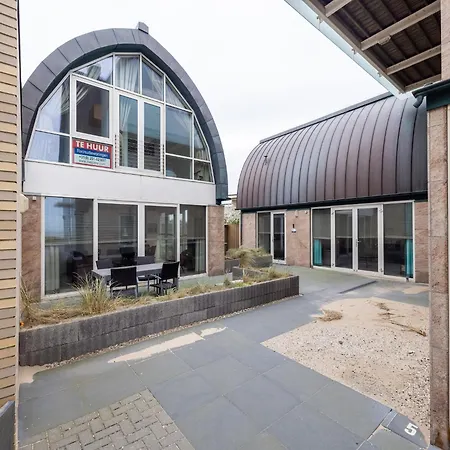 Luxury In A Right On The Boulevard And The Beach Egmond aan Zee