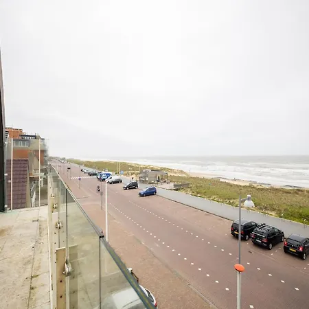 Luxury In A Right On The Boulevard And The Beach Egmond aan Zee