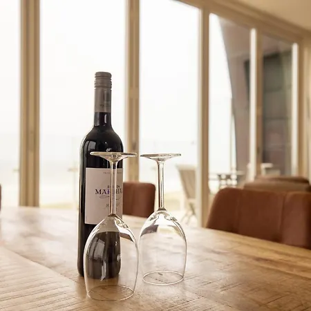 Luxury In A Right On The Boulevard And The Beach Holiday home