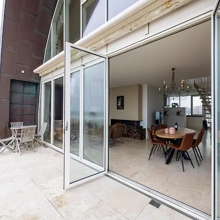 Luxury In A Right On The Boulevard And The Beach Holiday home *