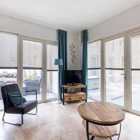 Luxury In A Right On The Boulevard And The Beach Holiday home
