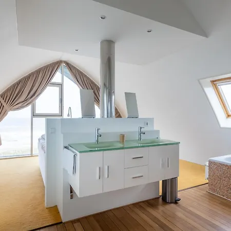 Luxury In A Right On The Boulevard And The Beach *