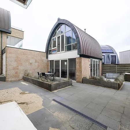 Luxury In A Right On The Boulevard And The Casa vacanze Egmond aan Zee