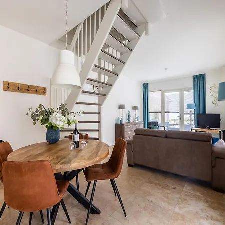 Luxury In A Right On The Boulevard And The Beach