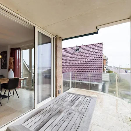 Luxury In A Right On The Boulevard And The Beach Egmond aan Zee