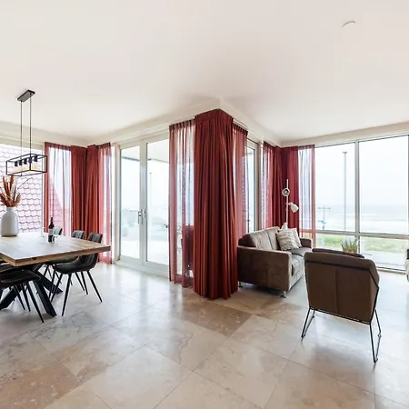 Holiday home Luxury In A Right On The Boulevard And The Beach