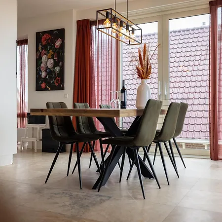 Luxury In A Right On The Boulevard And The Casa vacanze Egmond aan Zee